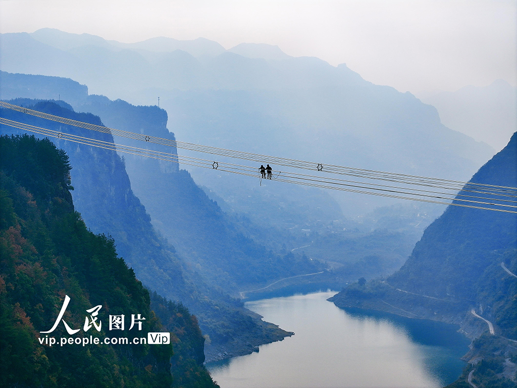 湖北恩施： 金上——湖北特高压跨清江施工【2】