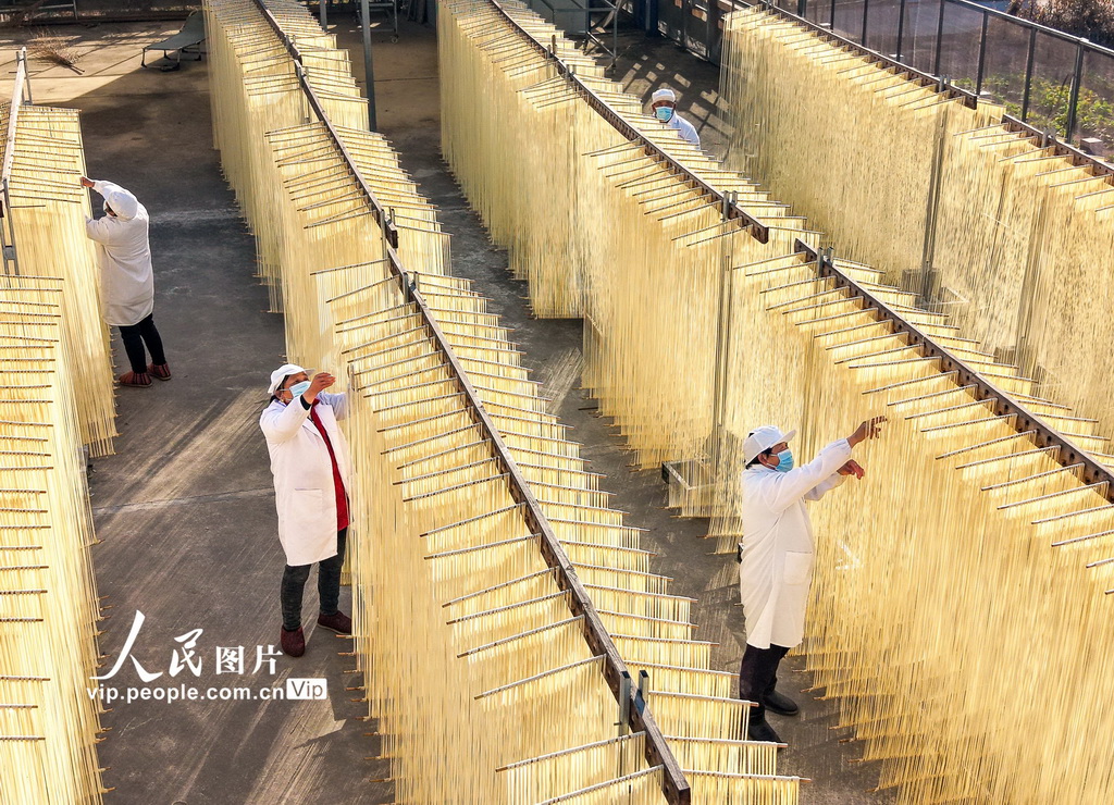 湖北英山：赶制手工挂面 供应市场【2】