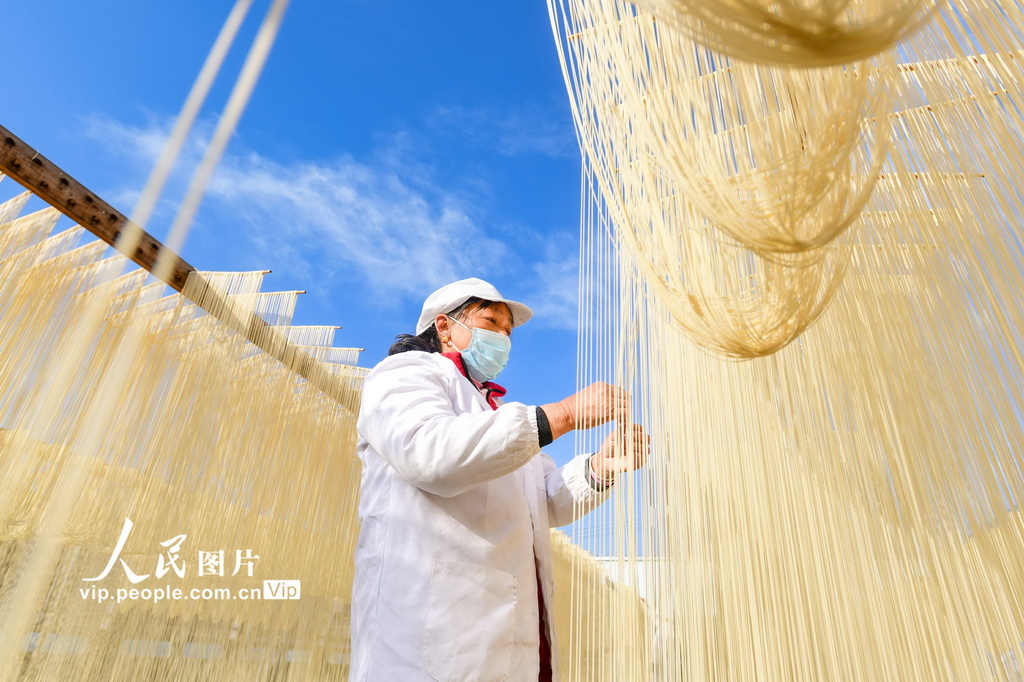 湖北英山：赶制手工挂面 供应市场【3】