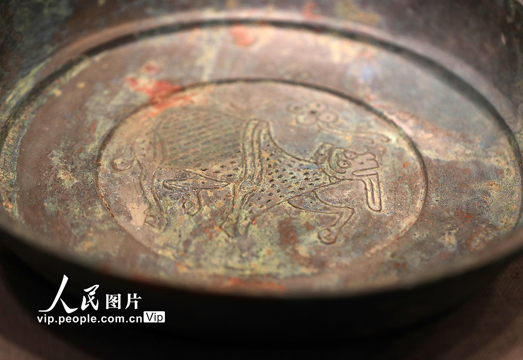 湖北荆门：百件新出土文物亮相【12】
