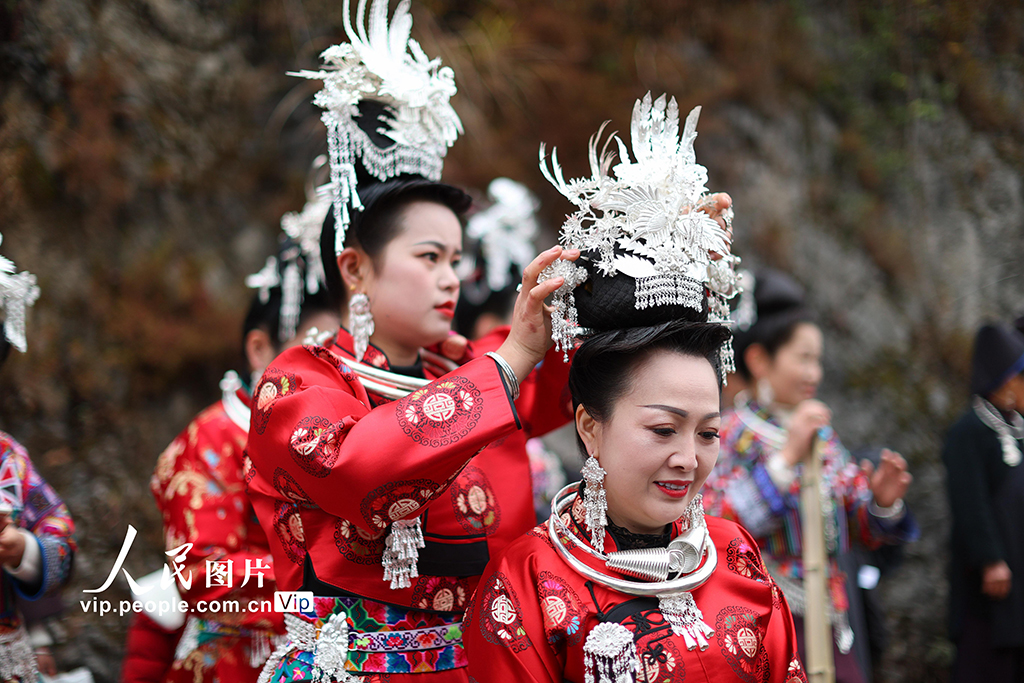贵州丹寨：苗族姑妈回娘家 欢欢喜喜迎新春