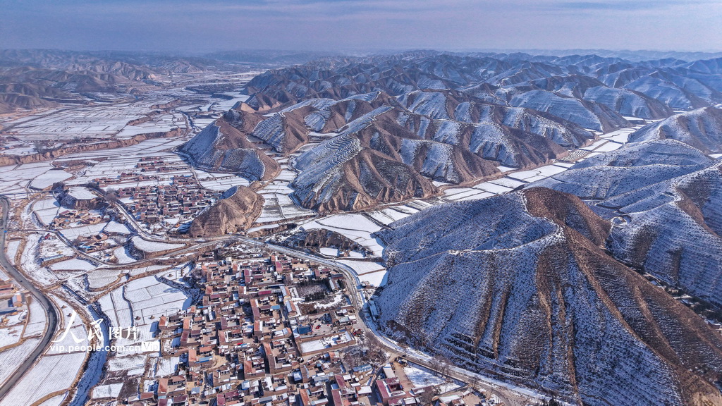 甘肃靖远：山川雪景如画