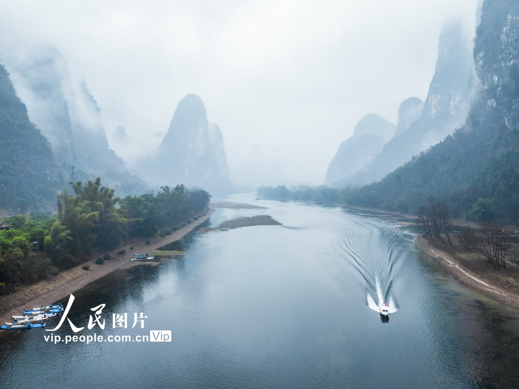 广西阳朔：烟雨漓江【4】