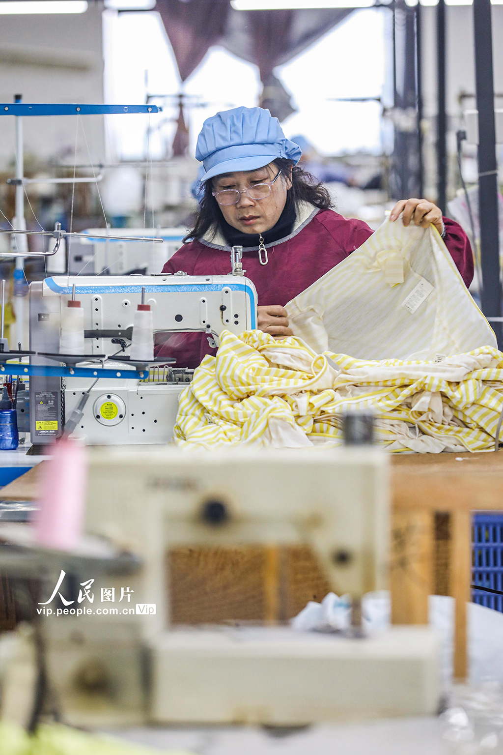 广西灵川：开足马力生产忙【3】