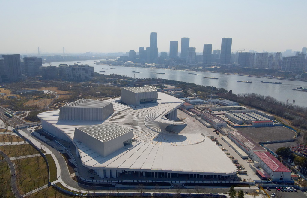 2月13日俯瞰位于世博文化公园内的上海大歌剧院（无人机照片）。