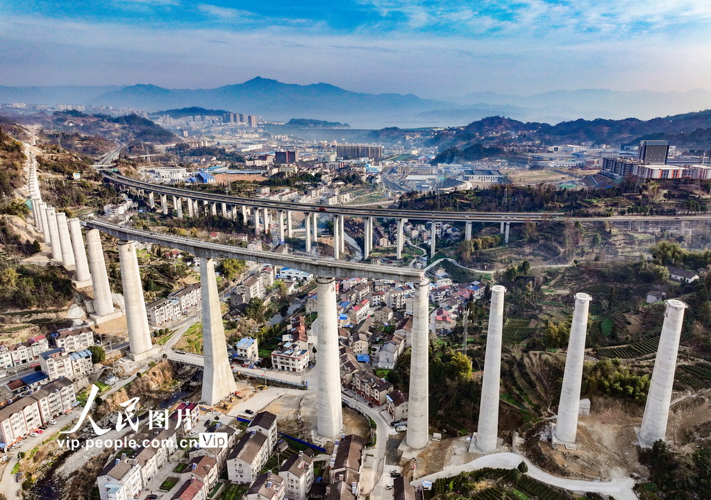 湖北宜昌：三峡枢纽茅坪港疏港铁路建设有序推进【4】