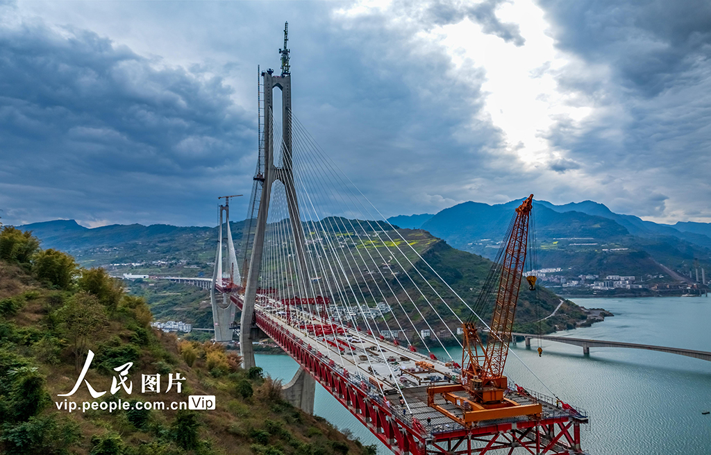 云南绥江：新市金沙江特大桥建设正酣【3】
