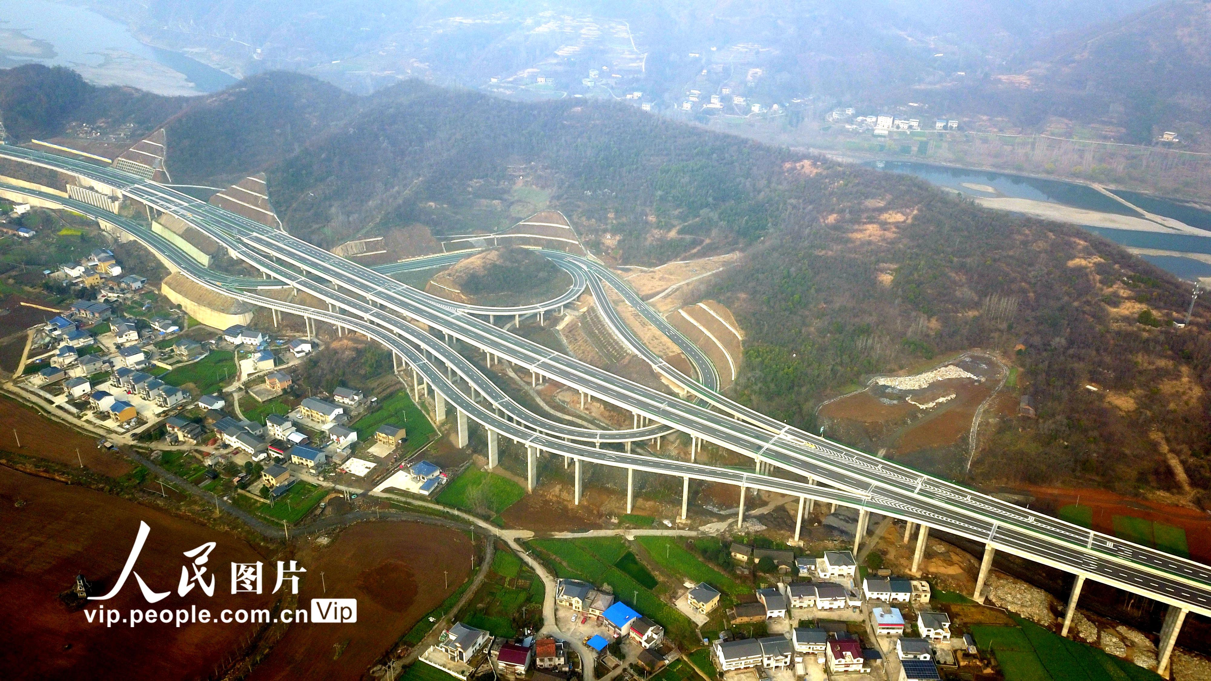 湖北十堰：十巫北高速通车【7】