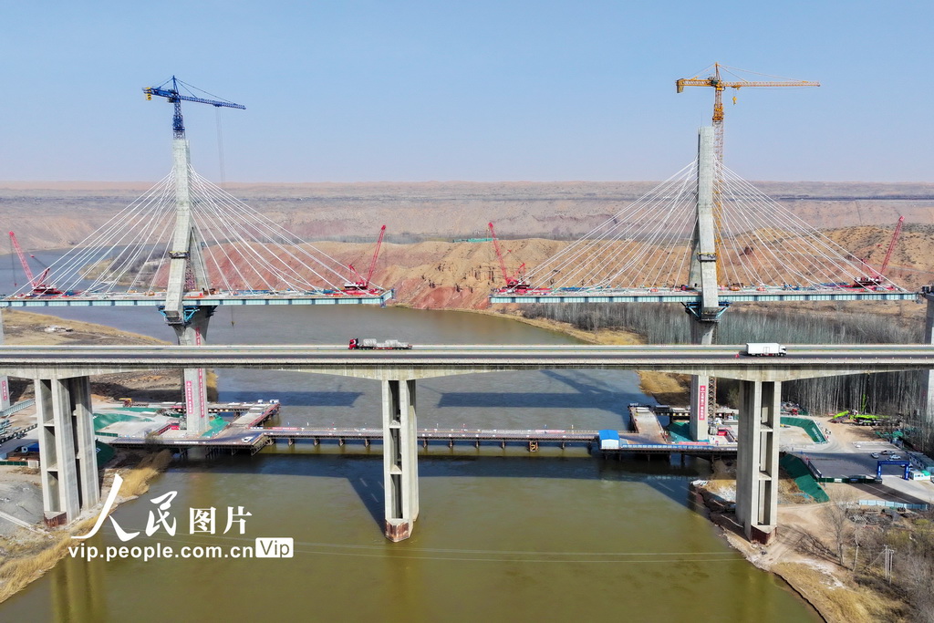 宁夏中卫：黑山峡黄河大桥建设有序进行【4】