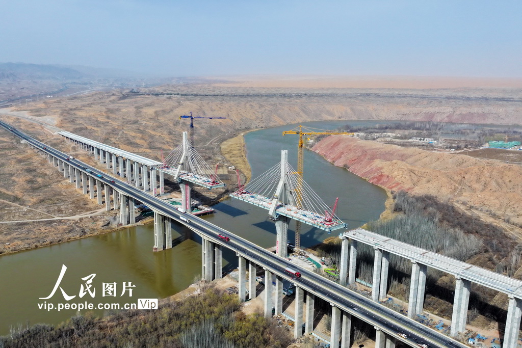 宁夏中卫：黑山峡黄河大桥建设有序进行【5】