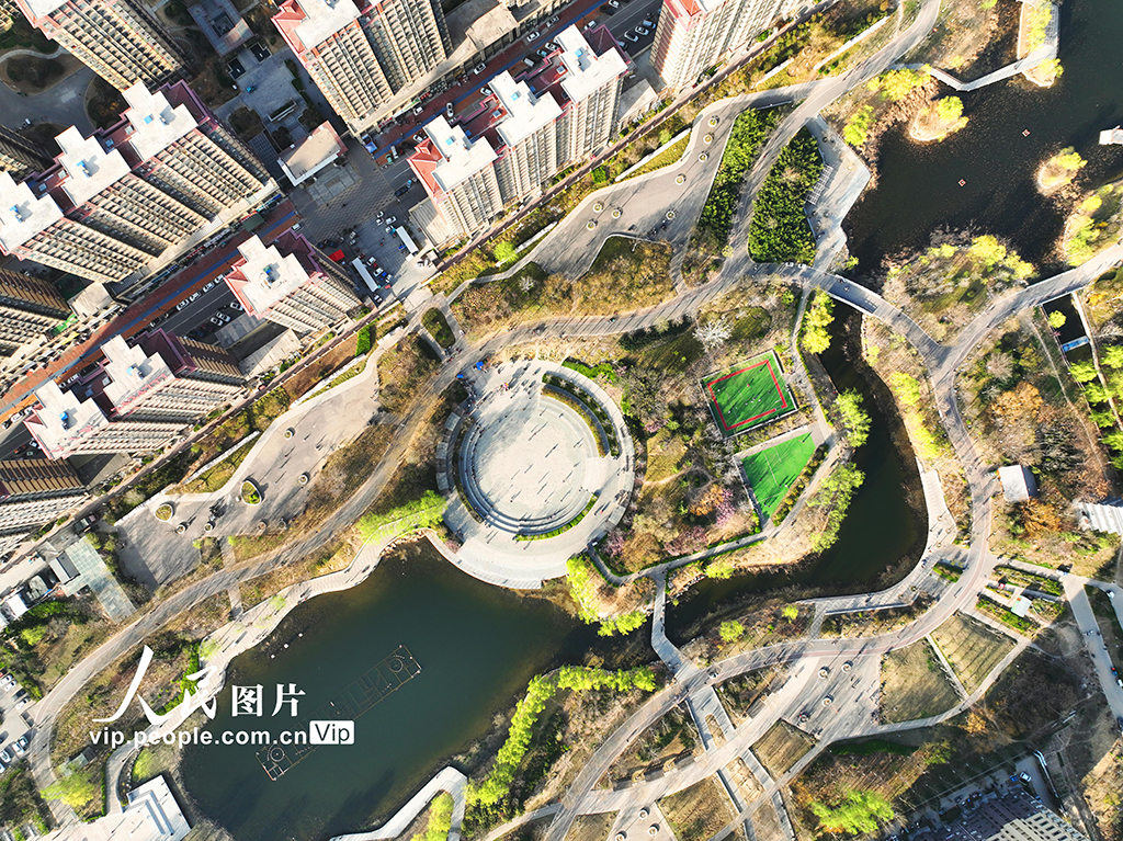 3月22日，航拍的山东省菏泽市鄄城县古泉街道历山公园。黄秀秀/人民图片