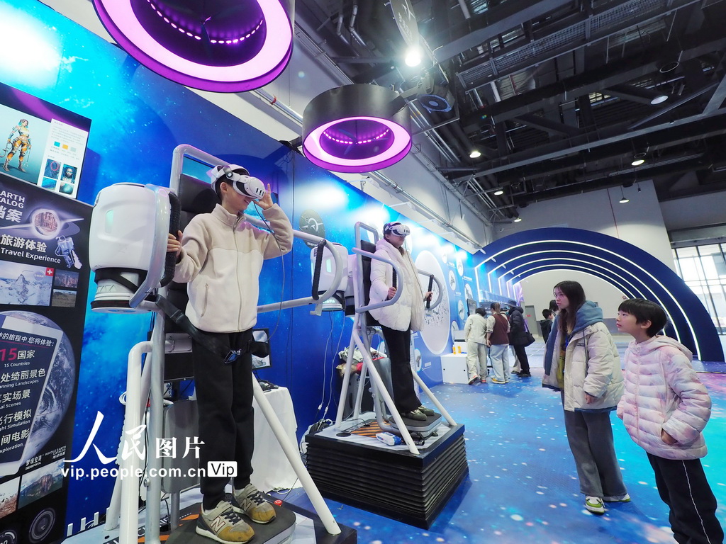 2025北京科幻嘉年华吸引观众【3】