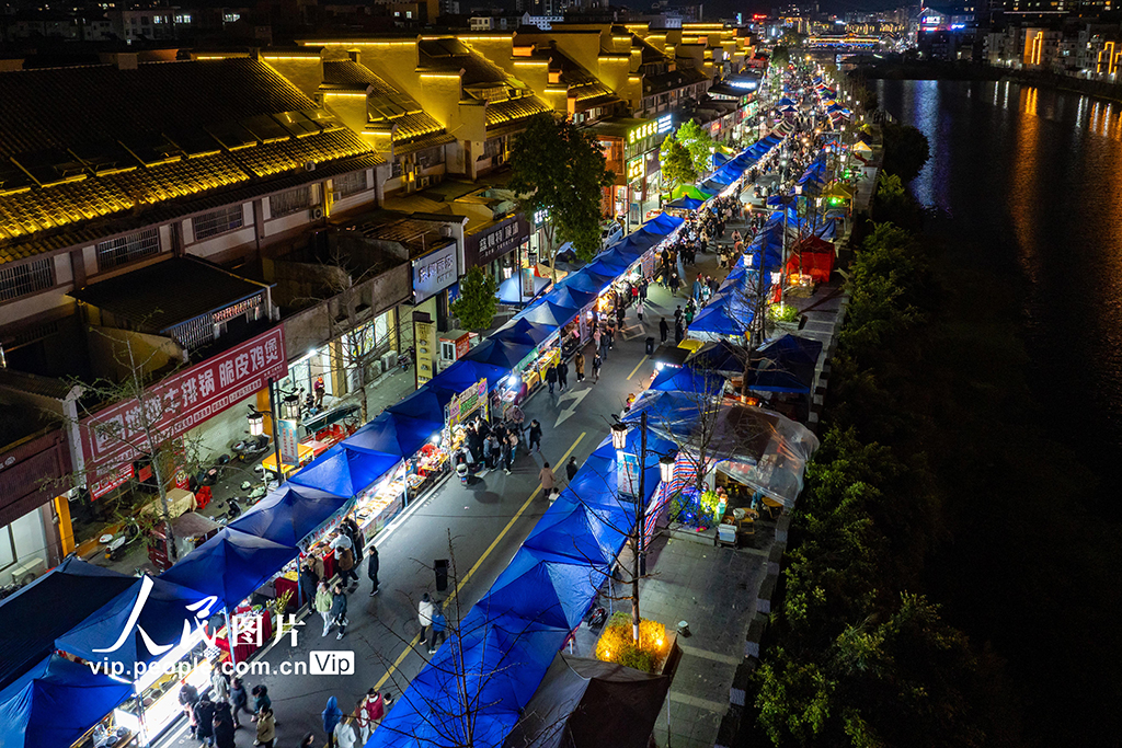 广西蒙山：乡村集市点燃乡间夜经济【5】
