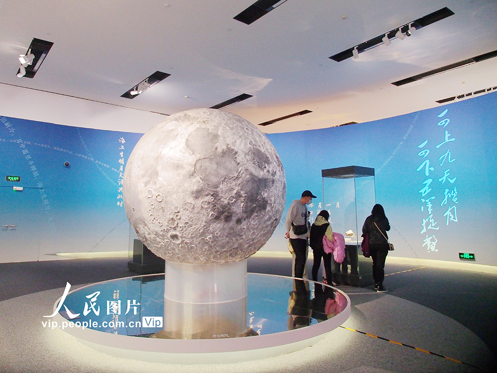 中国国家博物馆举办“九天揽月——中国探月工程20年”展览【2】