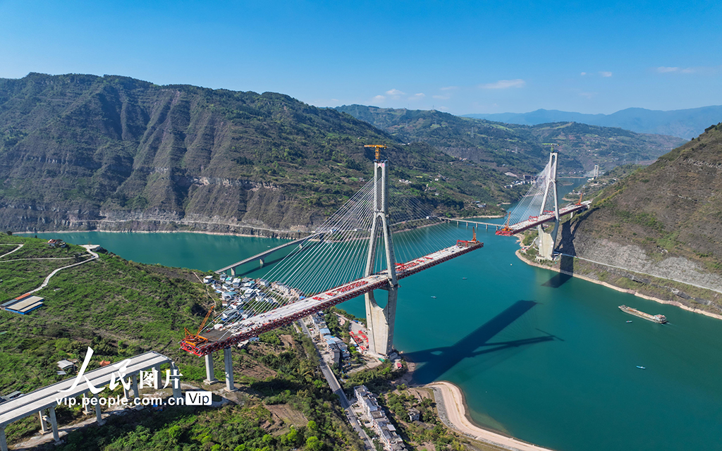 云南绥江：新市金沙江特大桥建设正酣【6】