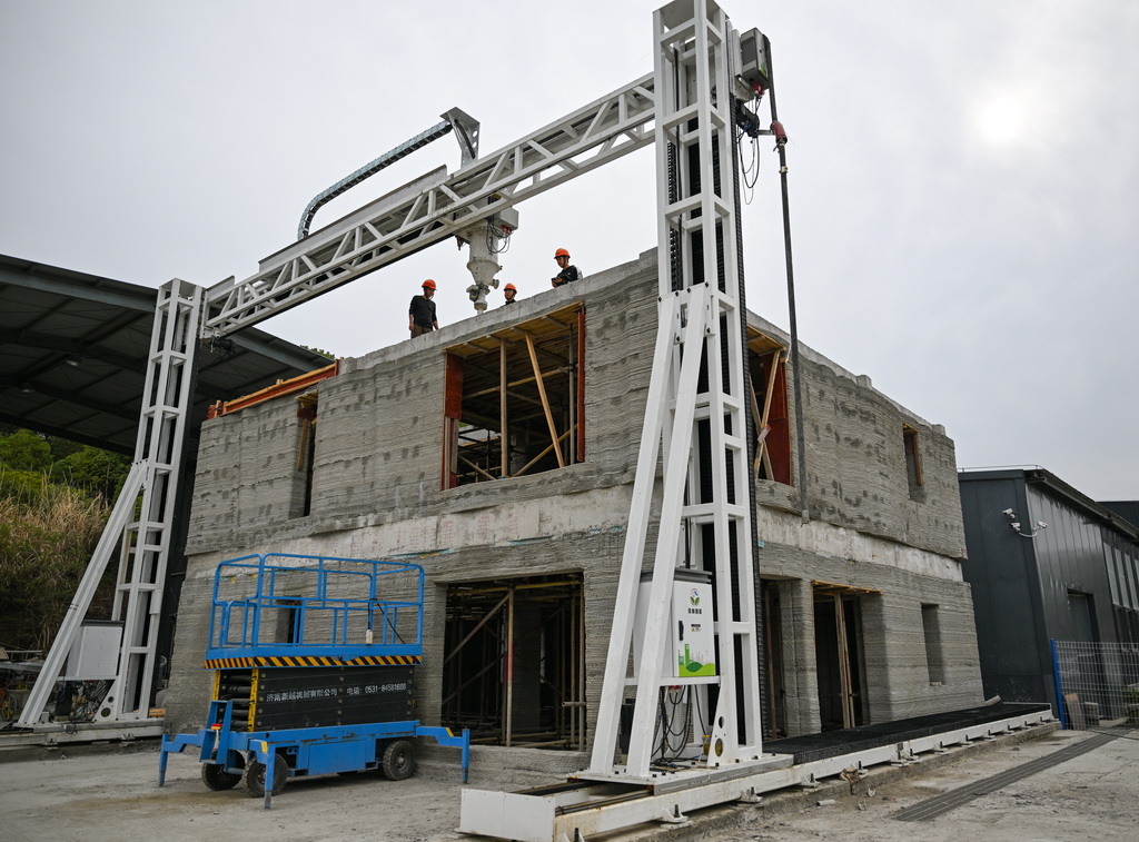 这是4月9日拍摄的3D打印机建设的双层小楼。新华社记者 杜子璇 摄