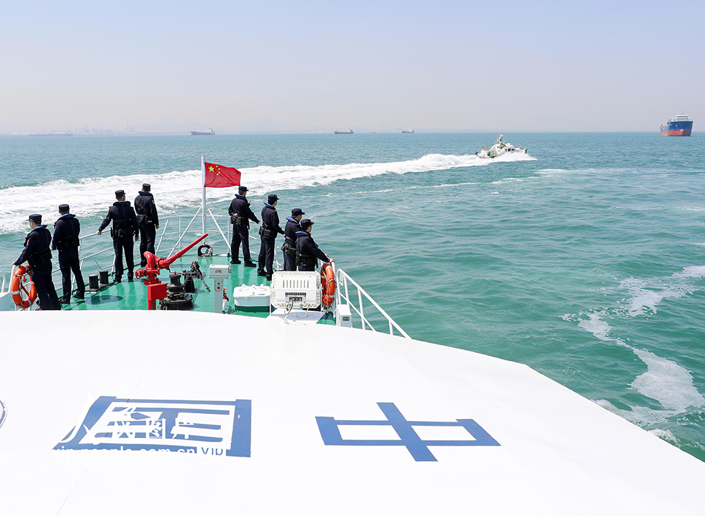 山东青岛举行“国门利剑2025”海陆空联合执法行动【7】