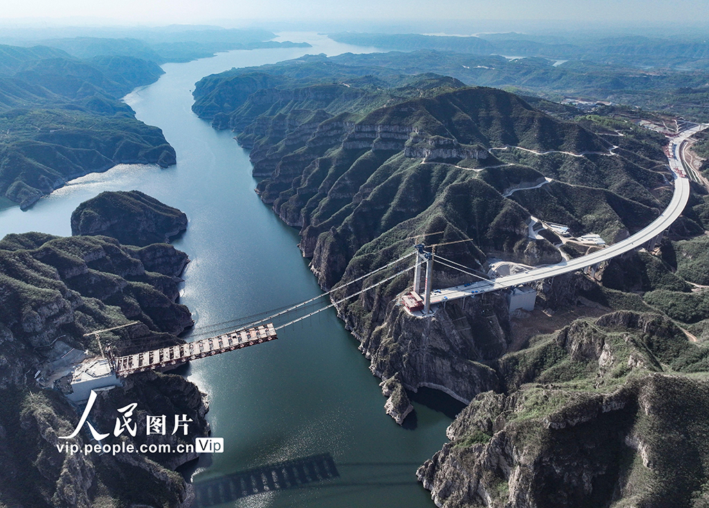 河南济源：济新高速公路黄河大桥建设有序推进【7】