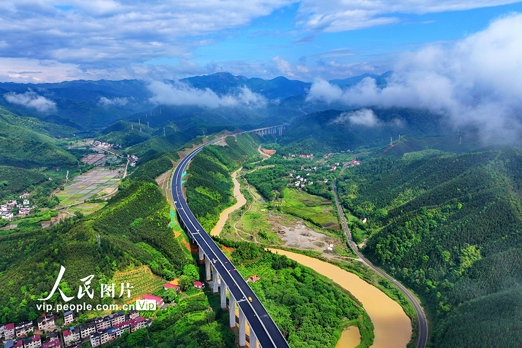 江西大余：高速公路建设正酣【2】