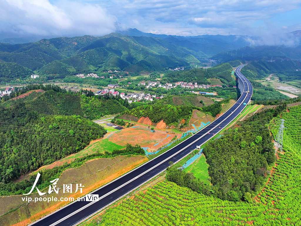 江西大余：高速公路建设正酣【5】