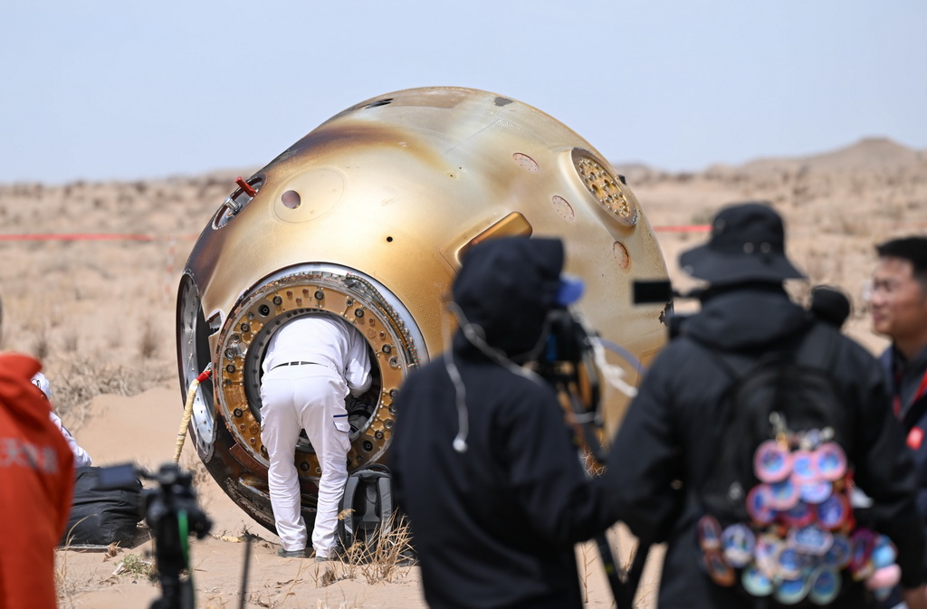 神舟十九号载人飞行任务取得圆满成功。新华社记者 贝赫 摄
