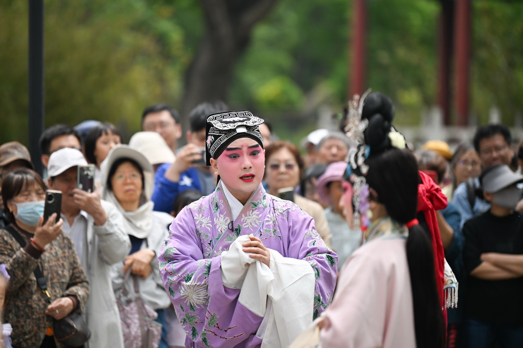 天津：在百年公园邂逅一出好戏