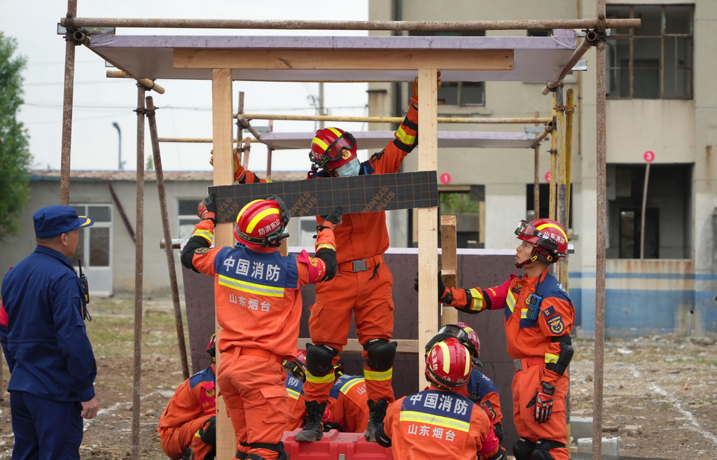 山东举行地震灾害救援跨区域实战拉动演练