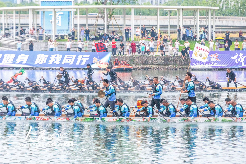 浙江温州：传统龙舟大赛举行【5】