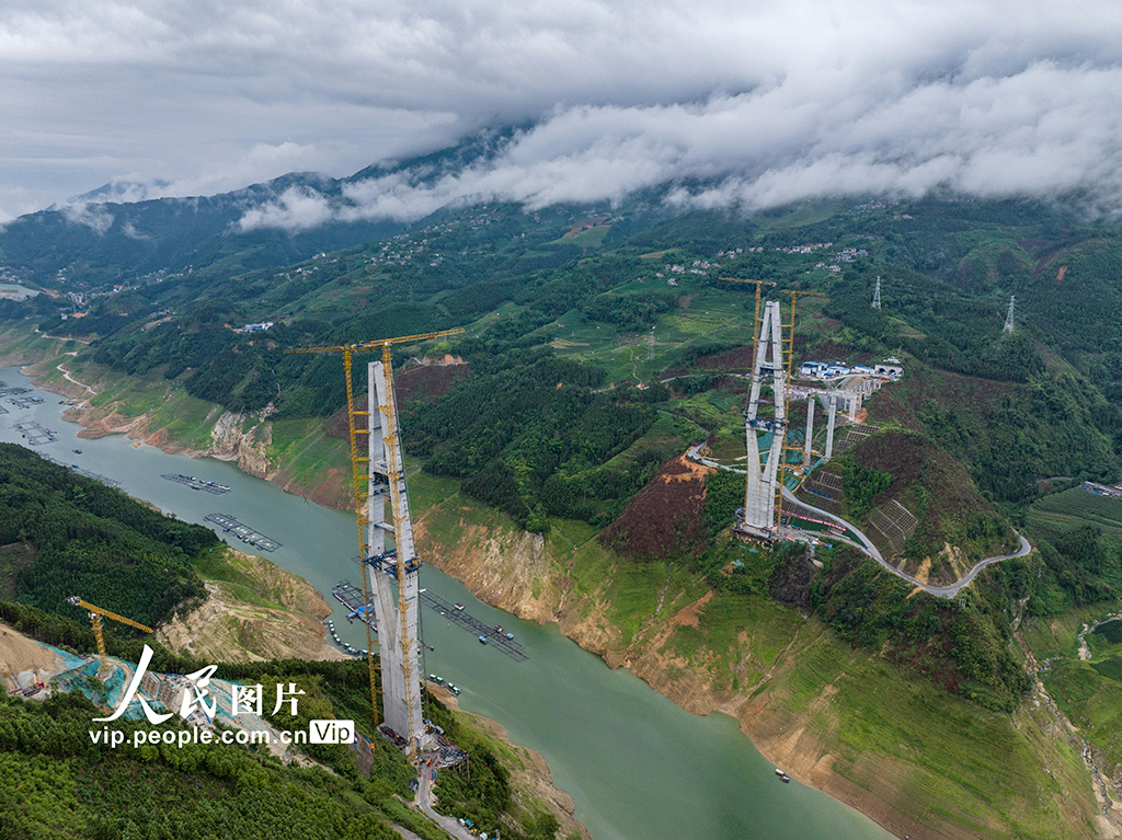 云南麻栗坡：天麻高速建设有序推进
