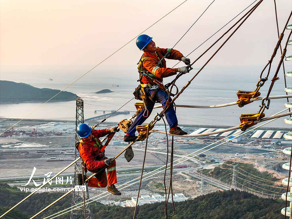 浙江：舟山望海（金塘）220千伏输变电工程全线贯通