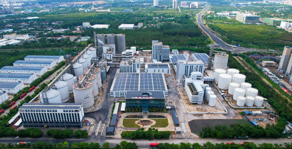 这是位于海南洋浦经济开发区保税港区的澳斯卡国际粮油有限公司（5月27日摄，无人机照片）。新华社记者 杨冠宇 摄