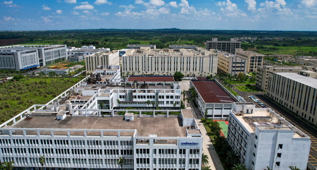 这是位于海南省海口国家高新区美安生态科技新城园区内的海南维力医疗科技开发有限公司（5月21日摄，无人机照片）。新华社记者 杨冠宇 摄
