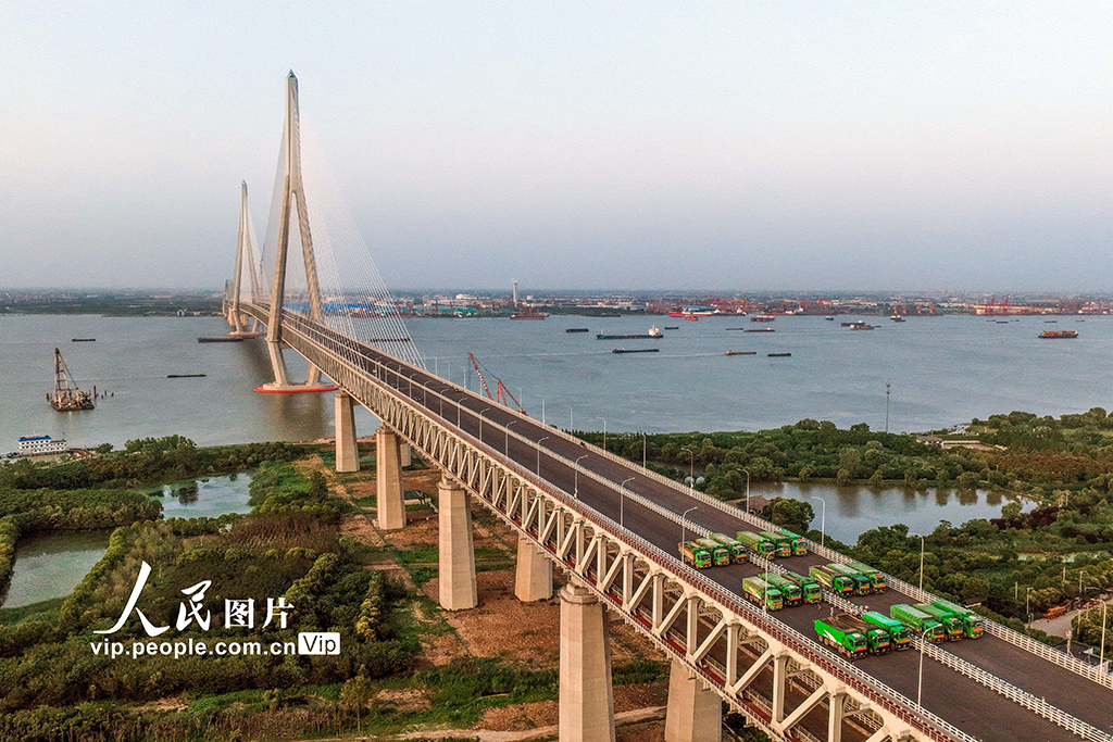 江苏：常泰长江大桥进行静态荷载试验【6】
