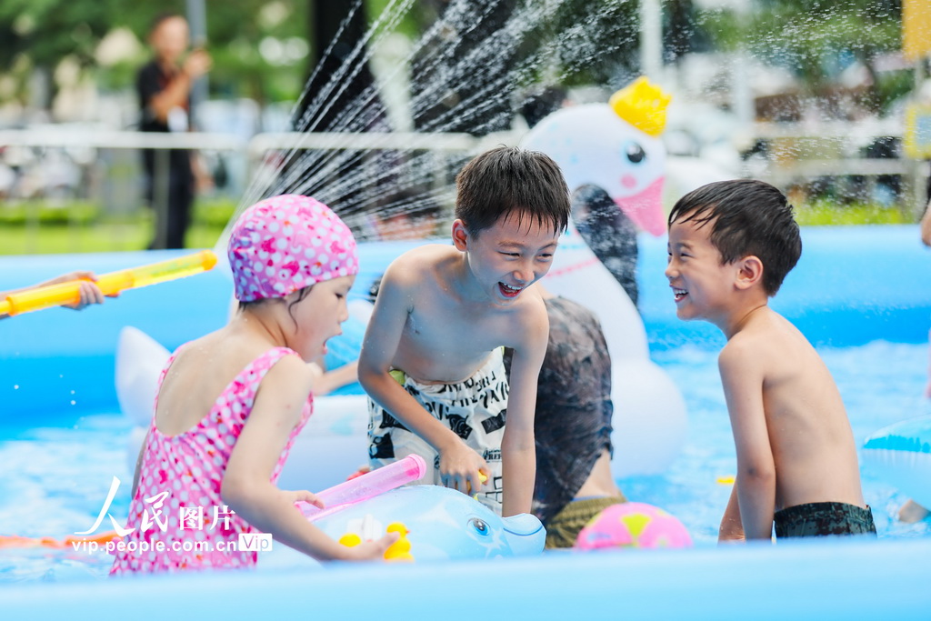 广西贺州：夏日戏水享清凉【2】