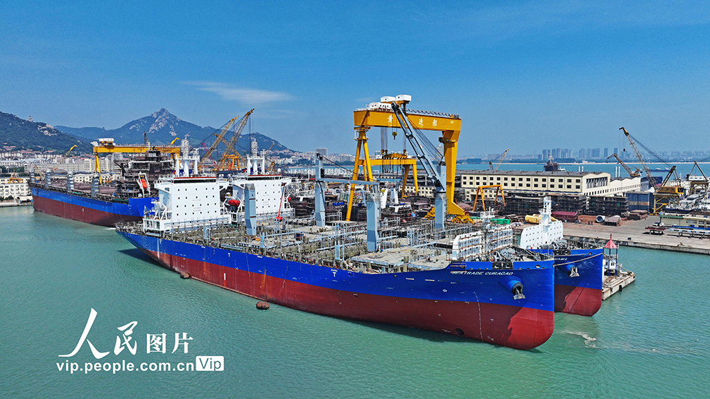 山东荣成：造船企业赶制订单【4】