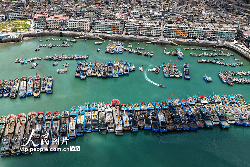 福建福州：渔船回港躲避台风【5】