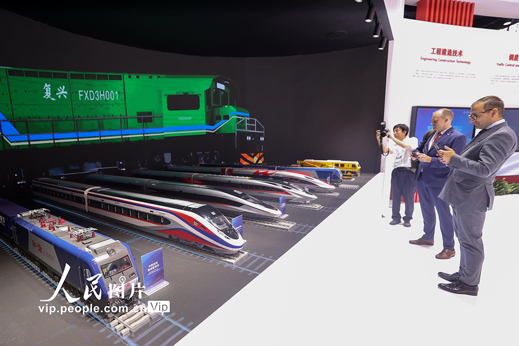 第十七届中国国际现代化铁路技术装备展览会开幕【2】