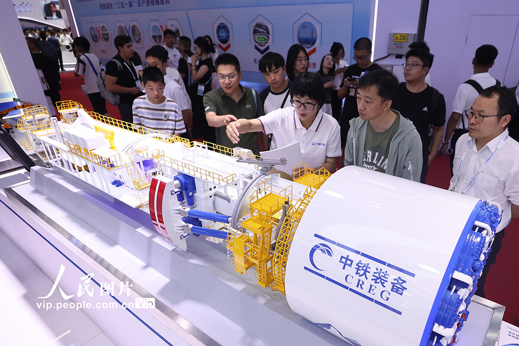 第十七届中国国际现代化铁路技术装备展览会开幕【5】