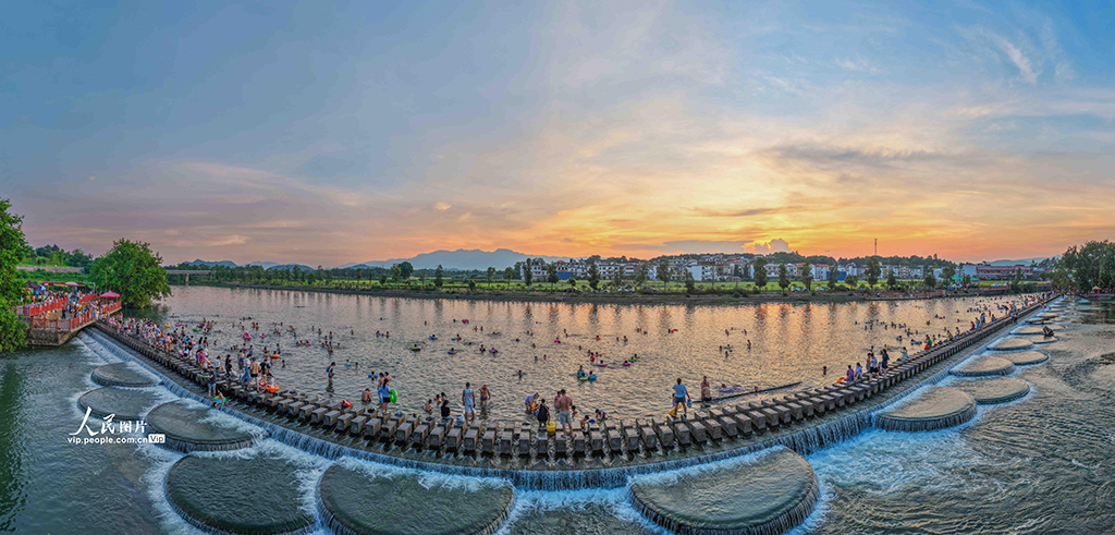 湖南道县：戏水消暑【6】