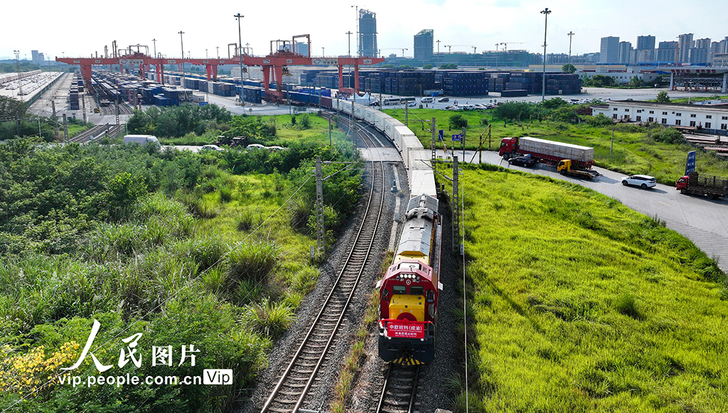 四川成都：中欧班列（成渝）南通道速达班列发车【3】