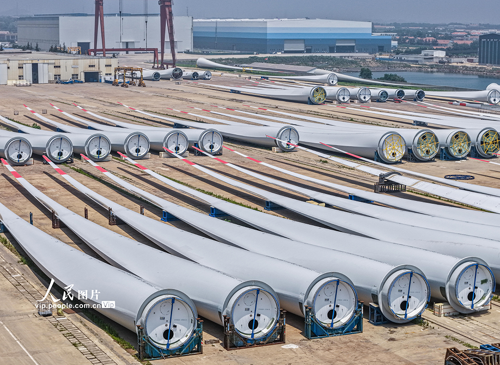 山东荣成：超大型风电叶片生产运输忙【4】