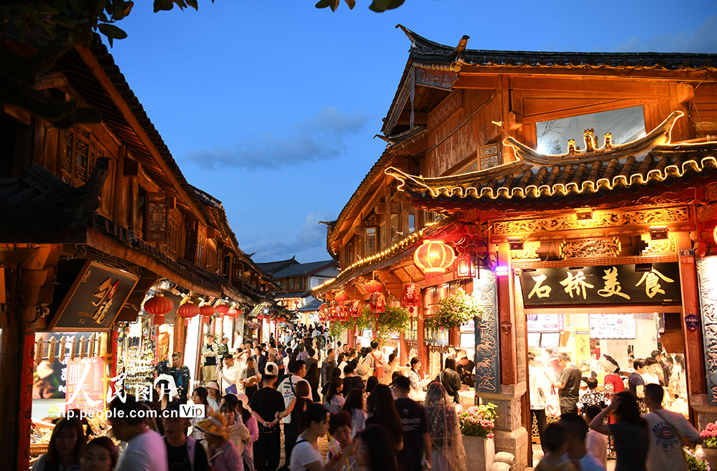 云南丽江：古城游人如织【4】