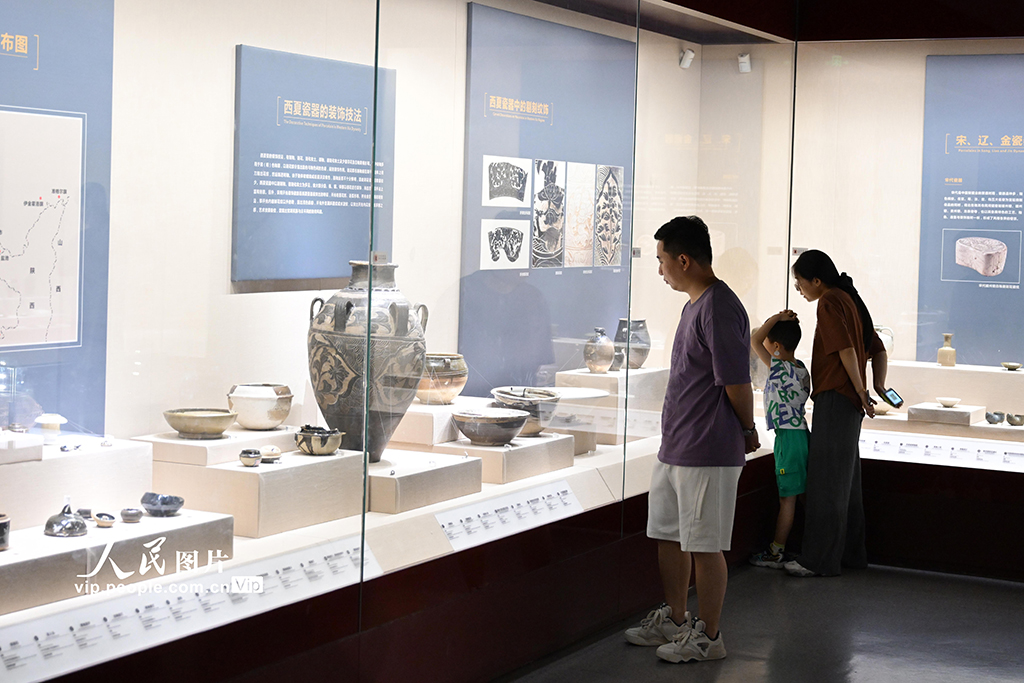 宁夏银川：博物馆迎来参观热【4】