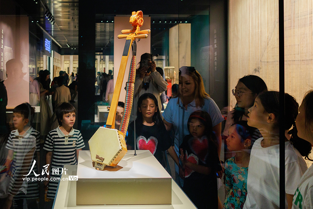 新疆乌鲁木齐：博物馆迎来参观热【3】