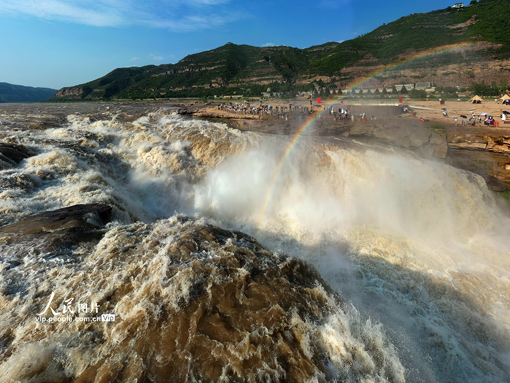 山西临汾：黄河壶口瀑布现壮美“彩虹桥”景观【4】