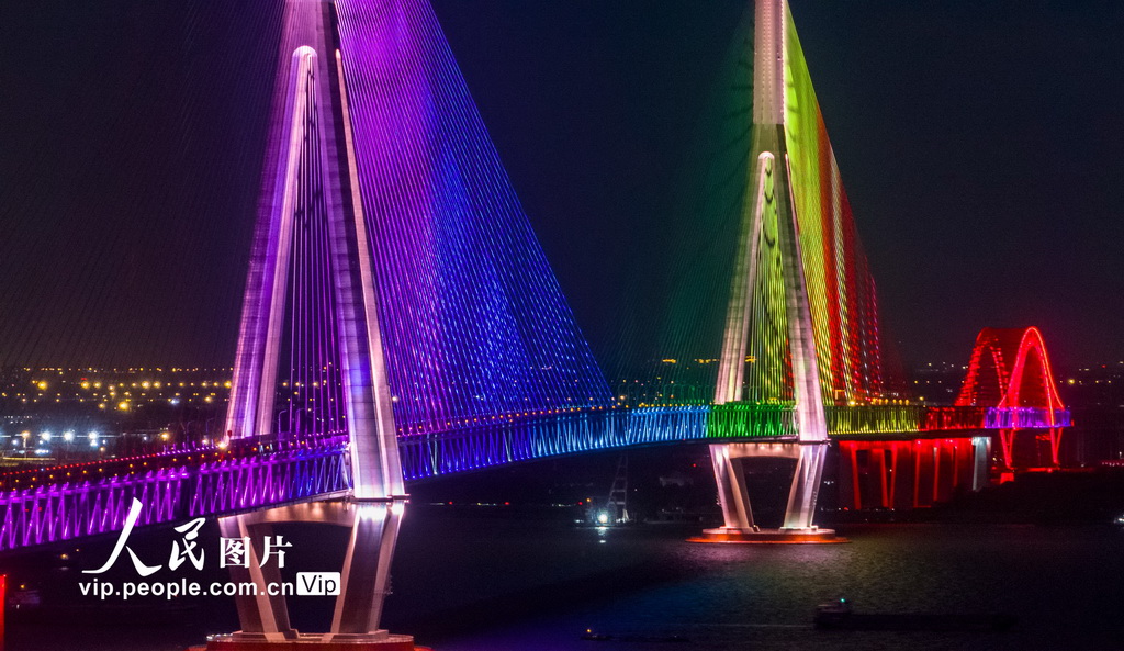 江苏泰州：常泰长江大桥景观灯亮化测试【4】