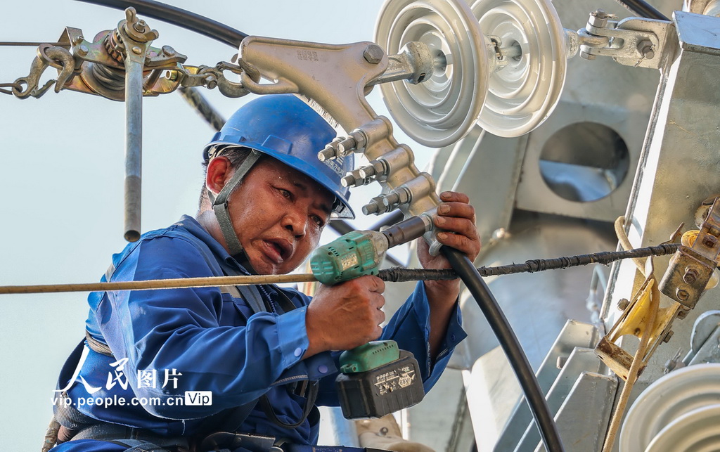 贵州玉屏：战高温【2】