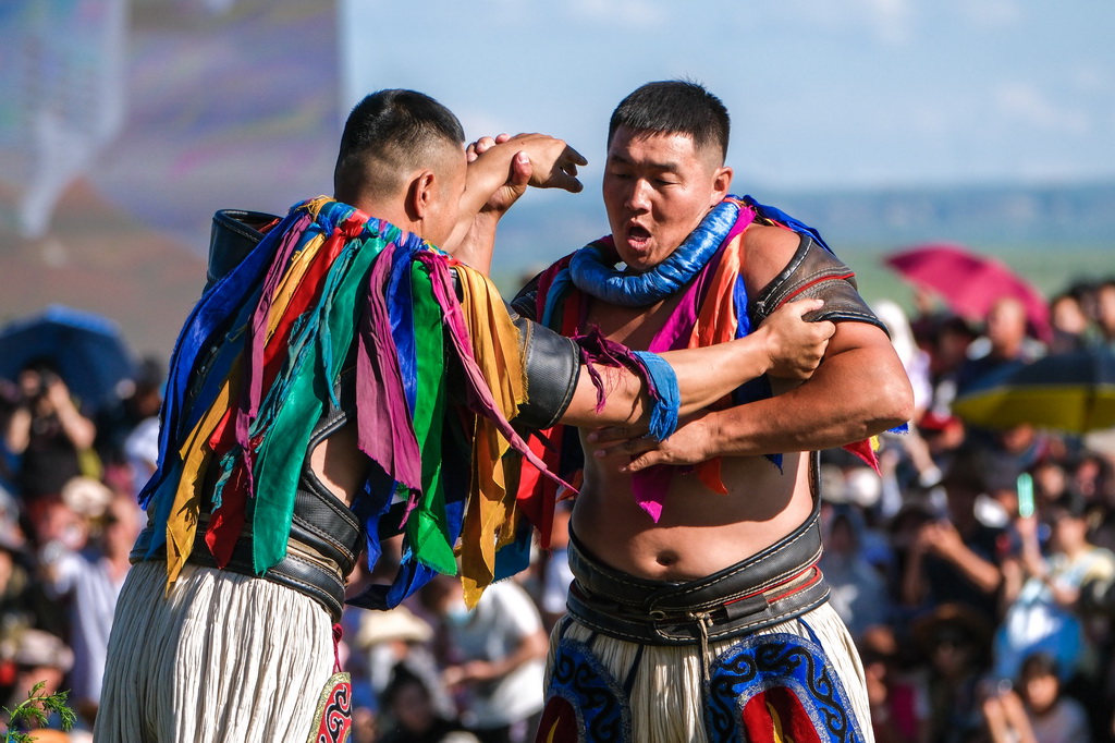 7月20日，选手们在搏克比赛中。