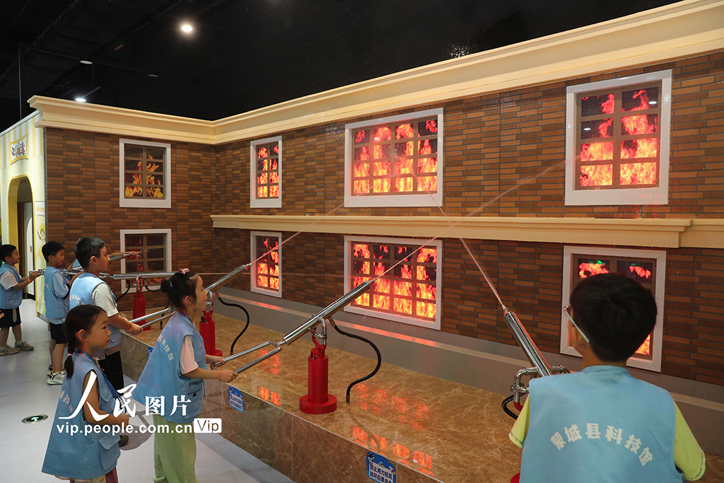 安徽蒙城：夏令营里“学”科技【2】