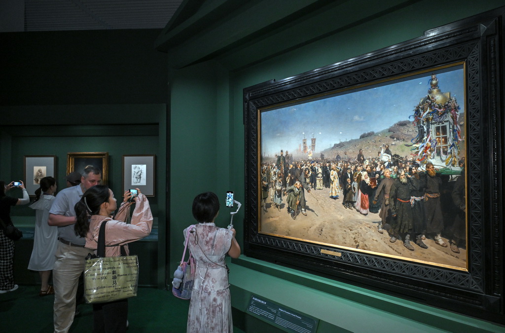 这是7月22日拍摄的“涅瓦河畔的遐思——列宾艺术特展”现场。